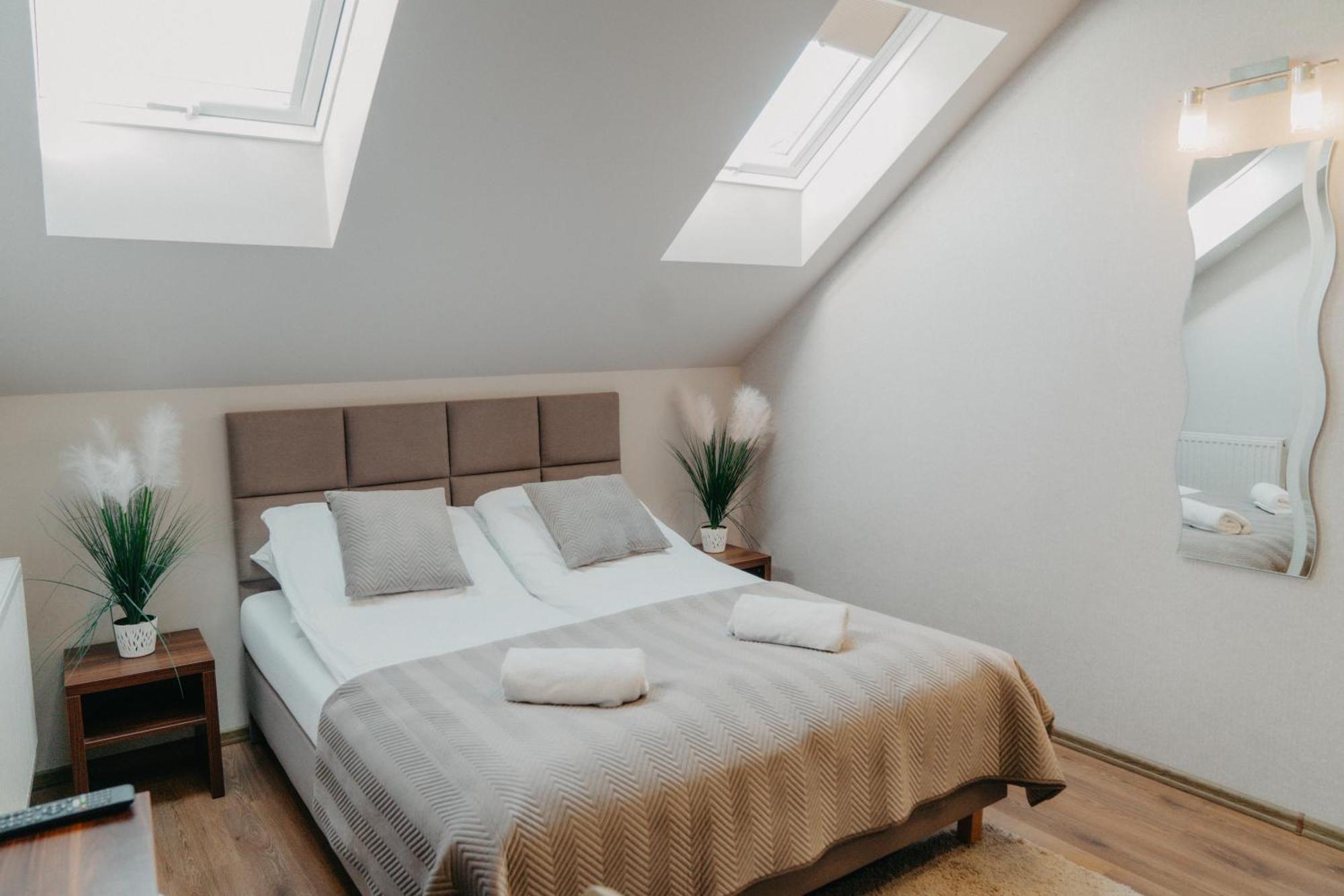 De Facto Bed & Breakfast Замбрув Екстериор снимка