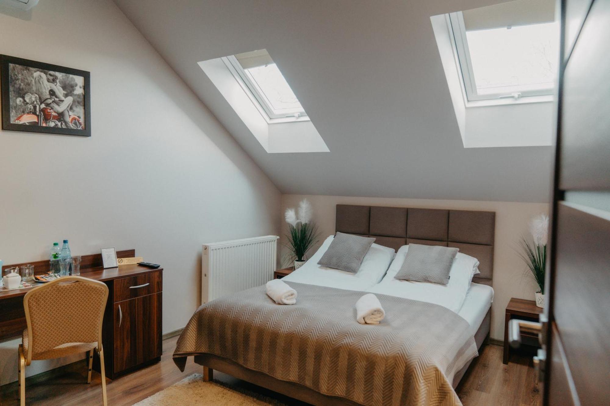 De Facto Bed & Breakfast Замбрув Екстериор снимка