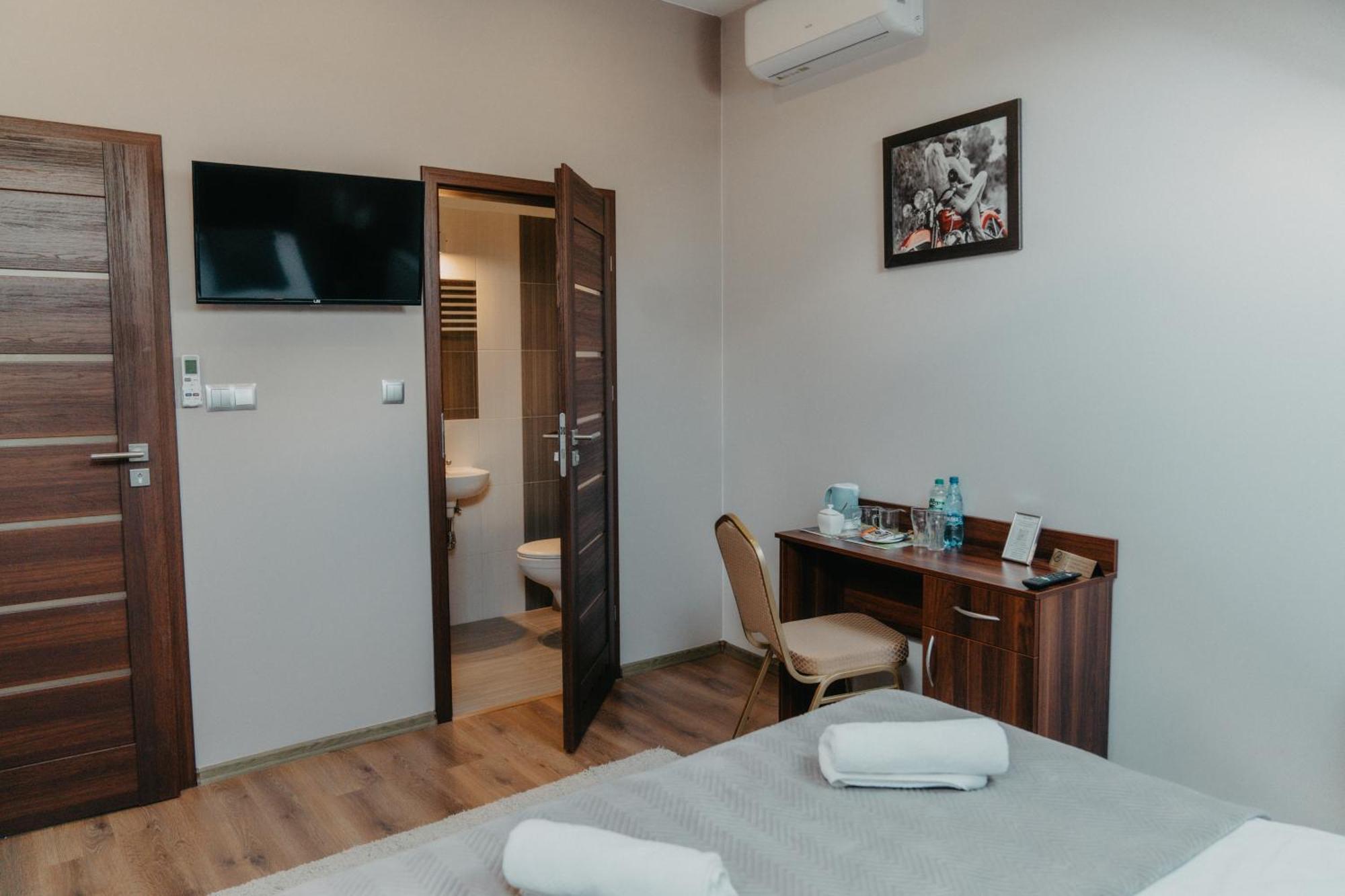 De Facto Bed & Breakfast Замбрув Екстериор снимка